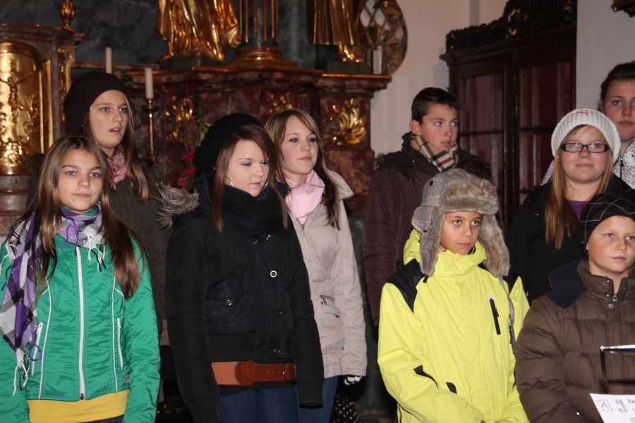 Adventkranzweihe_11_003.jpg