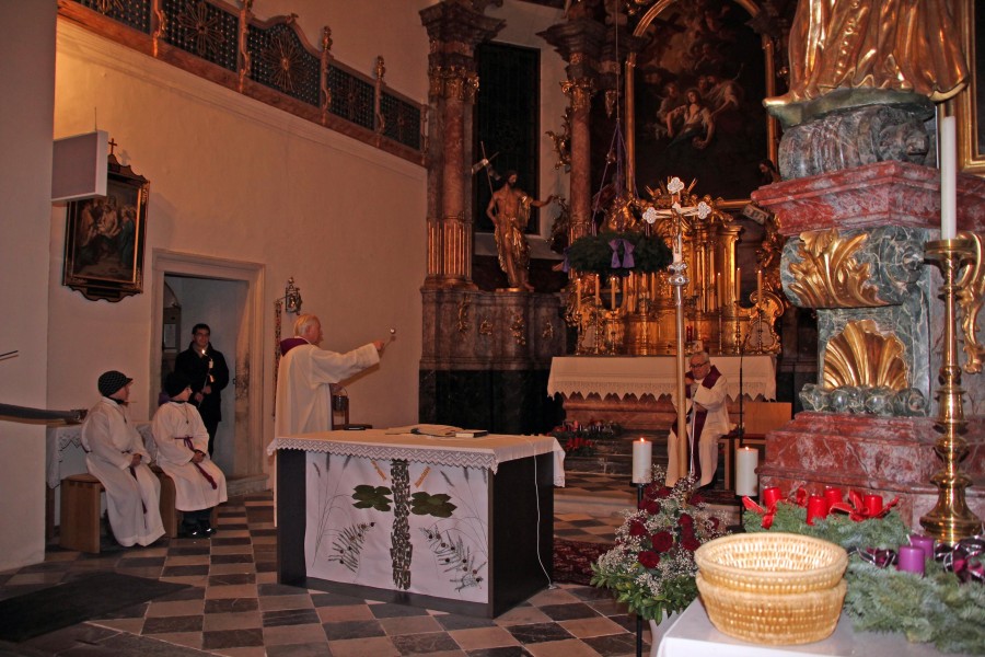Adventkranzweihe_11_009.jpg