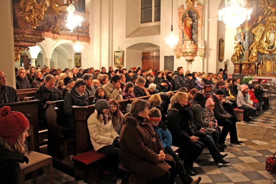Adventkranzweihe_11_011.jpg